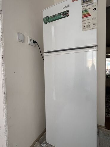 бытовая техника телевизор: Холодильник Artel, Б/у, Однокамерный