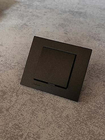 Utičnice: Suho utičnice mat crne - 300 dinara. -Duple suho utičnice mat crne - — 5