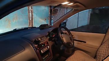 Toyota: Toyota Ipsum: 2001 г., 2 л, Автомат, Бензин, Минивэн — 11