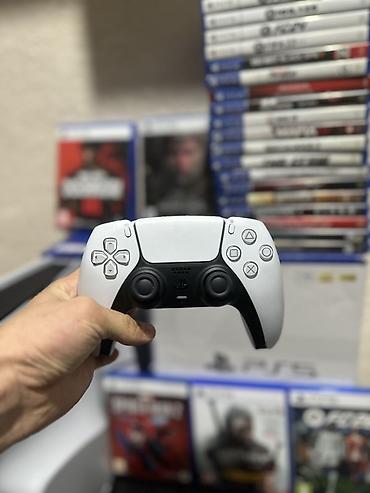 пс 5 slim: Sony ps 5 slim + 700 игр + две подписки на год. Новое состояние, две — 4