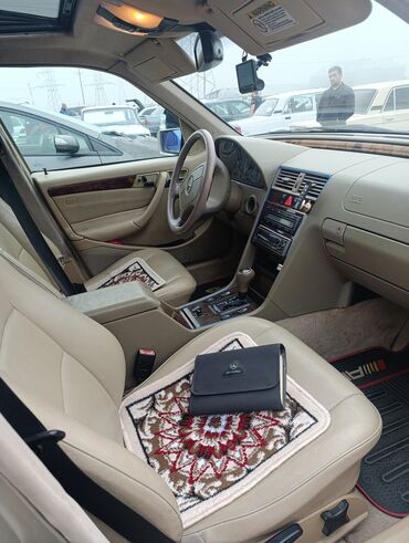 Mercedes-Benz: Mercedes-Benz C-Class: 2.3 l | 1998 il Sedan — 9