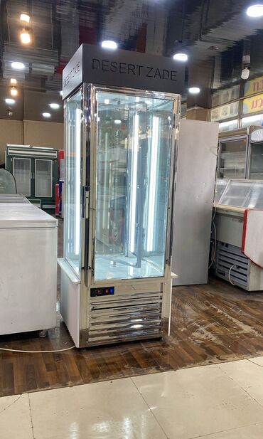 metbex soyuducu: Desert Zade markasına məxsus, şüşə qapılı soyuducu vitrin. Yuxarı