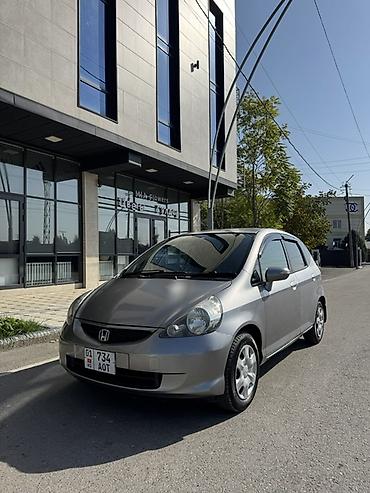 Honda Fit: 2004 г., 1.3 л, Автомат, Бензин, Хэтчбэк at lalafo.kg Honda Fit: 2004 г., 1.3 л, Автомат, Бензин, Хэтчбэк