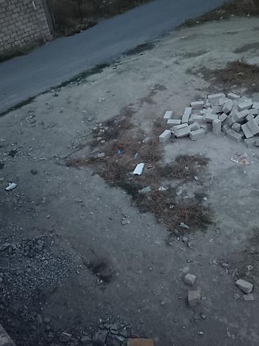 Salam torpaq sahesi satılır naftalan şeherindedi şeherin merkezine