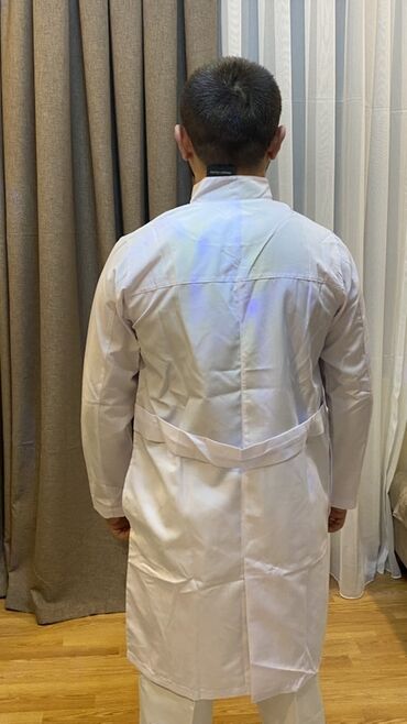 Tibbi geyim: Tibbi forma dəsti - Ağ həkim xalatı: dizə qədər uzunluq, arxada — 9