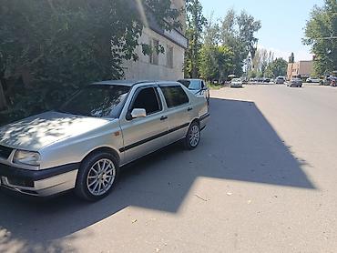 Унаа: Volkswagen Vento: 1995 г., 1.8 л, Кол менен иштөөчү, Бензин, Седан — 6