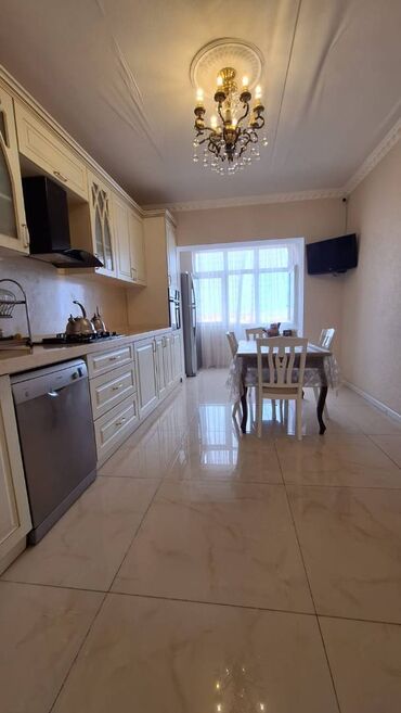 Köhnə tikili: Bakı, Bakıxanov qəs., 4 otaqlı, Köhnə tikili, m. Neftçilər, 130 kv. m — 8