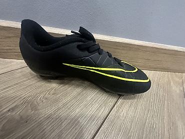 nike react: Футбольные бутсы Nike (черные с неоново‑желтыми элементами) Размер — 3