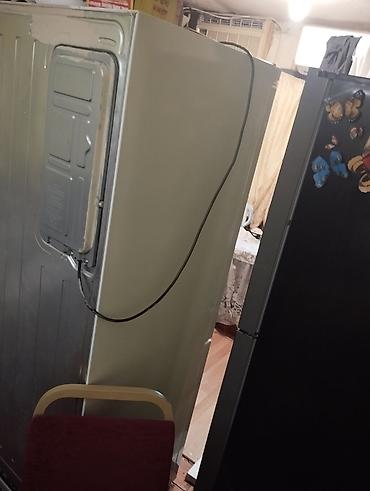 kombi qabi: İşlənmiş 2 qapılı Samsung Soyuducu Satılır, rəng - Ağ, Təkərli — 1