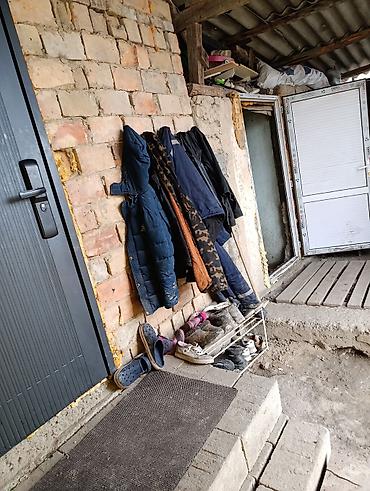 Продажа коттеджей и домов: Дом с участком. Планировка и оснащение: - Просторная гостиная-кухня — 12