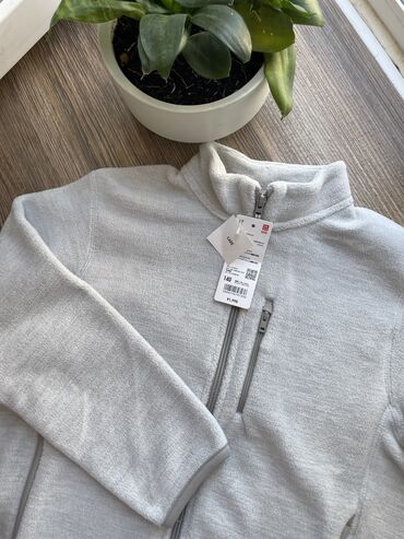 спортивное оборудование: Флиска Uniqlo 
140 cm