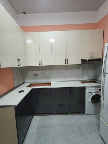 Sifarişlə mətbəx mebeli: Sifarişlə mətbəx dəsti, Özü çəkən petlələr, Mat laminat, Kredit yoxdur, Pulsuz çatdırılma, Rayonlara çatdırılma