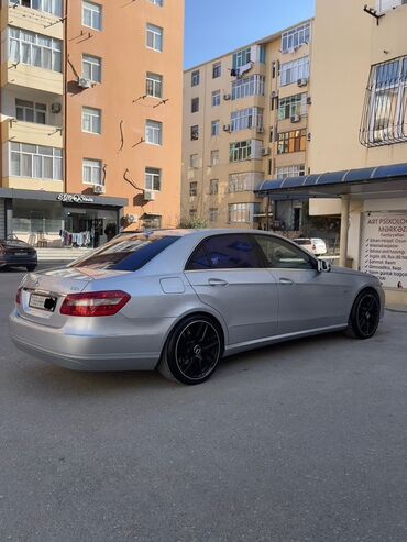 Mercedes-Benz: Mercedes-Benz E 220: 2.2 l | 2011 il Sedan -da lalafo.az — 21 Mercedes-Benz: Mercedes-Benz E 220: 2.2 l | 2011 il Sedan — 21