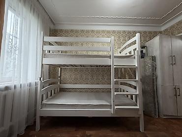 Кровати: Двухъярусная кровать из массива, белая. - Конструкция: два спальных — 2