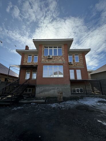 продаю финский дом: 430 м², 11 комнат, Требуется ремонт С мебелью