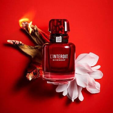 qarin piylerini eritmek üçün idman: Givenchy L'Interdit ətrinin zərif və ehtiraslı qoxusu sizi valeh