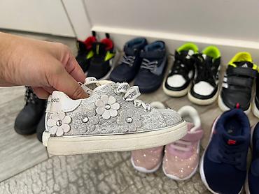 Детская обувь: Продаю!!! Детская обувь, б/у, но очень качественная и дорогая обувь ( — 5