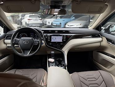 Toyota: Toyota Camry: 2020 г., 2.5 л, Вариатор, Гибрид, Седан — 7