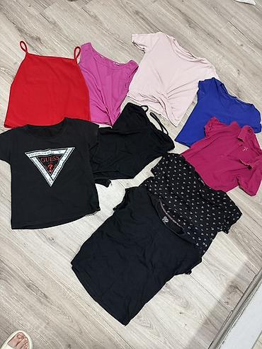 torbe sa stampom: Paket ženskih majica i topova – razni krojevi i boje Sadržaj: - — 1