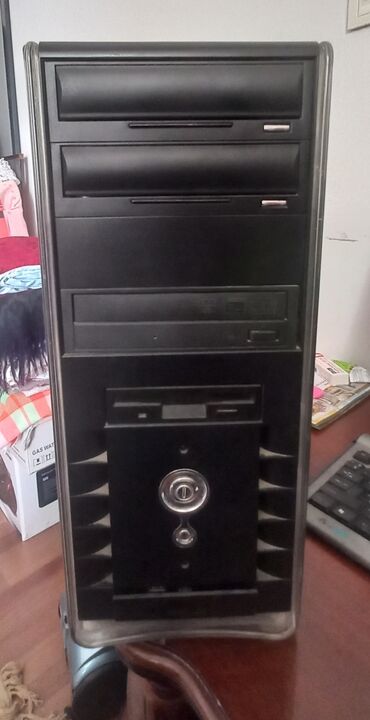 Korpuslar: Masaüstü kompüter korpusu – ATX midi-tower - Rəng: qara, ön hissədə — 2