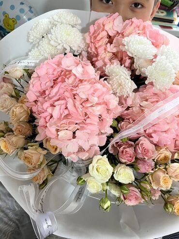 кустовые розы: Большой нежный букет в пастельной гамме. Состав: - Пышные шапки