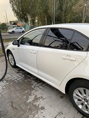 Продажа авто: Toyota Corolla: 2022 г., 1.8 л, Автомат, Гибрид, Седан — 3