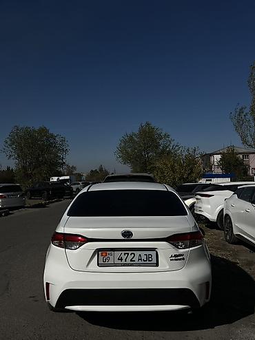 Toyota: Toyota Corolla: 2021 г., 1.8 л, Вариатор, Гибрид, Седан — 3