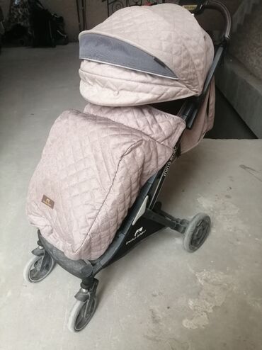 детская коляска складная: Коляска, цвет - Бежевый, Б/у