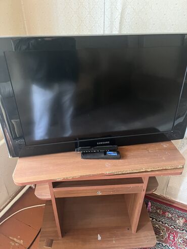 televizor arxasi: İşlənmiş Televizor Samsung Led 32" HD (1366x768), Ünvandan götürmə