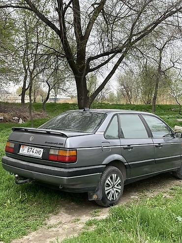 hongqi e: Volkswagen Passat: 1988 г., Седан — 2