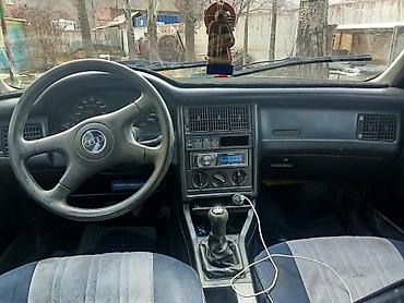 чехол на а8: Audi 80: 1993 г., 2 л, Механика, Седан — 6