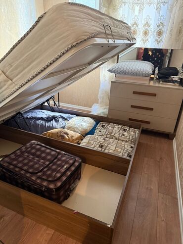 dikt satisi: Б/у, Двуспальная кровать, С подъемным механизмом, С матрасом