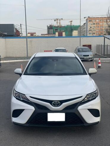 купить кожаные сиденья для авто бу: Toyota Camry: 2019 г., 2.5 л, Автомат, Бензин, Седан