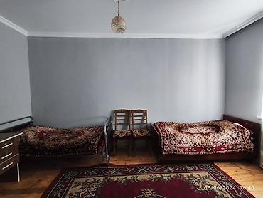 Аренда домов: Ailəyə verilir. Xudat şəhəri 1 May küçəsində, 2 nömrəli məktəbin — 9