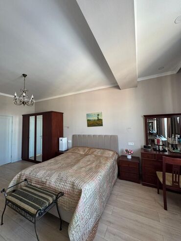 Продажа квартир: 5 и более комнат, 160 м², 3 этаж — 6