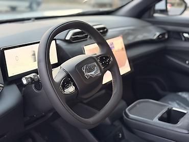 yan up: Dongfeng : 2026 г., Автомат, Электромобиль, Кроссовер — 7