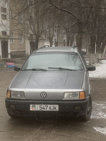 машина на день: Volkswagen Passat: 1989 г., 1.8 л, Механика, Бензин, Универсал