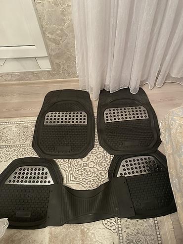 Avtomobil üçün universal rezin ayaqaltı dəsti - Dəst: 5 hissə (2 ön lalafo.az -da Avtomobil üçün universal rezin ayaqaltı dəsti - Dəst: 5 hissə (2 ön