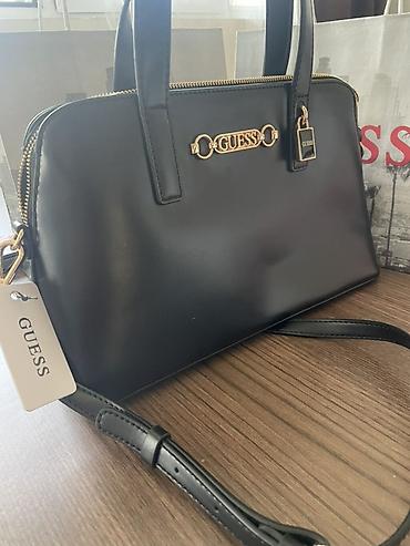 Çantalar: GUESS qadın çantası – klassik qara rəngdə, qızılı detallarla - Model — 3