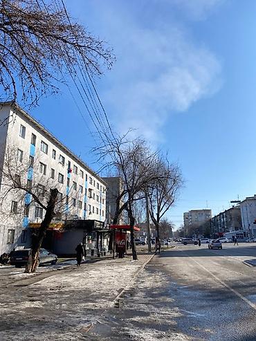 Коммерциялык мүлк: Кеңселерди сатуу 59 м², Ремонтсуз, Көп кабаттуу имарат, 1 кабат — 6