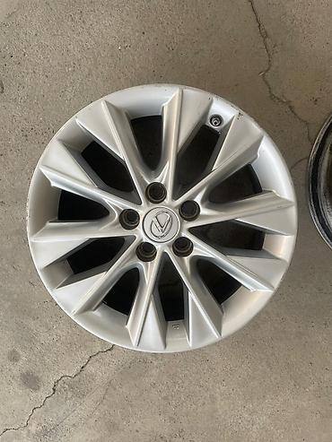 highlander platinum: Литые Диски R 17 Lexus, Комплект, отверстий - 5, Б/у — 3