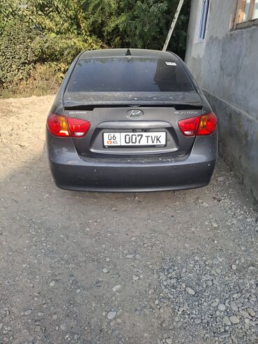 продаю форестер: Hyundai Elantra: 2008 г., 1.6 л, Механика, Бензин, Седан