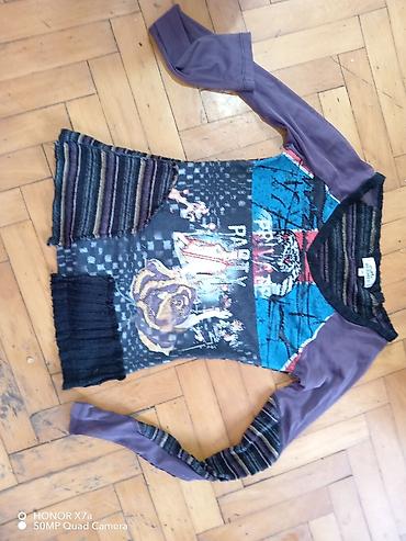 ljubicaste stvari: Ženska majica dugih rukava, veličina M. Model sa V-izrezom i patchwork — 3