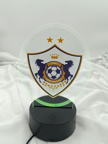 Stol lampaları: LED akril işıqlandırılan stolüstü dekor – futbol klub loqolu - Şəffaf — 1