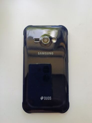 Samsung: Samsung Galaxy J1, Б/у, цвет - Черный, 2 SIM