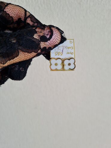 Sırğalar: Sırğa, Bvlgari, Sarı qızıl, 585 Əyar, 2 g, Ünvandan götürmə -da lalafo.az — 19 Sırğalar: Sırğa, Bvlgari, Sarı qızıl, 585 Əyar, 2 g, Ünvandan götürmə — 19