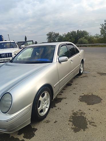 3 e30: Mercedes-Benz E 320: 3.2 l | Sedan — 2
