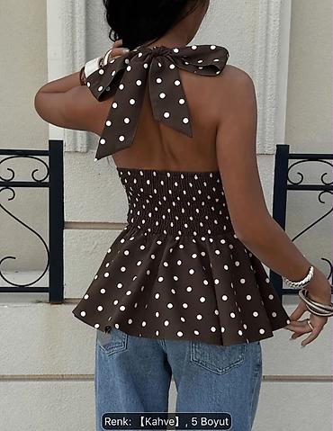 cutluk geyimleri: Qəhvəyi rəngdə, ağ xallı qadın bluzu – halter tipli, qolsuz və dərin — 2