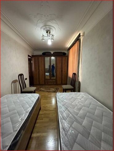 Uzunmüddətli kirayə mənzillər: Nərimanov rayonu, Gənclik metrosu yaxınlığında, 5 mərtəbəli binanın — 5