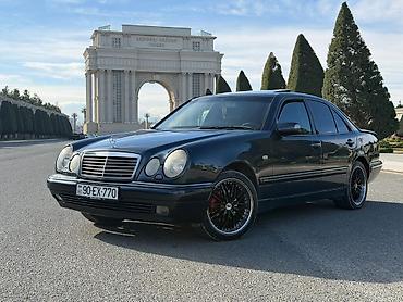 lasvit 1998: Mercedes-Benz E 240: 2.4 l | 1998 il Sedan — 2